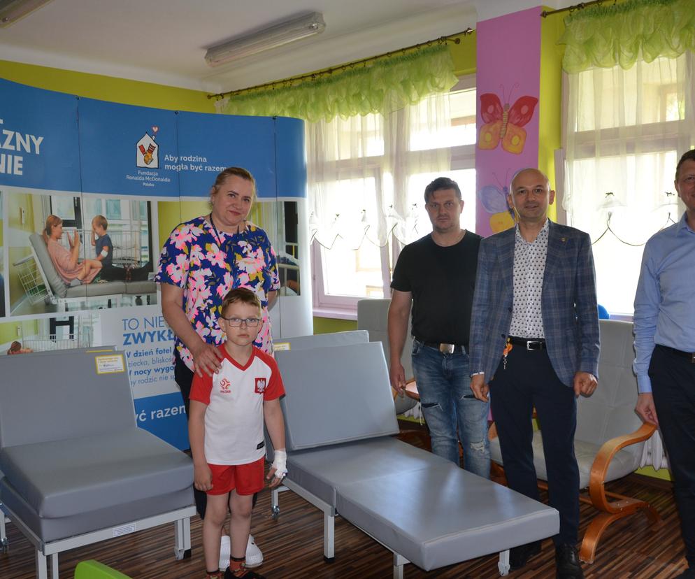 Nowe łóżka dla rodziców małych pacjentów w Szpitalu Powiatowym we Włoszczowie 