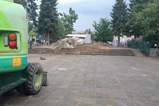 Zburzenie pomnika w Nowogardzie