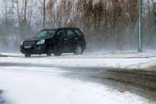 Ostrzeżenie IMGW. Kierowcy na Warmii i Mazurach muszą uważać na drogach!
