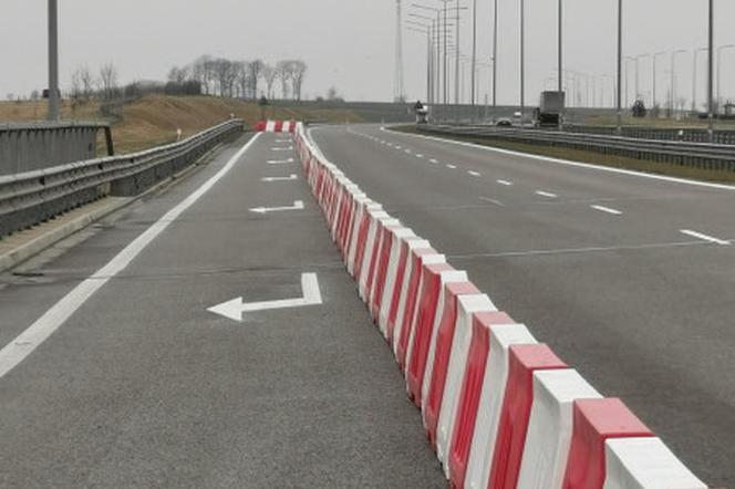 GDDKiA pod dwóch tragicznych wypadkach zamyka zjazd MOP Kaszyce na autostradę A4