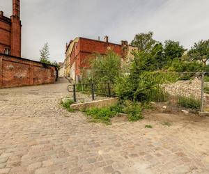 Bydgoski podróżnik i fotograf zabiera nas na wirtualny spacer po mieście. Można przyjrzeć się nawet detalom elewacji kamienic 