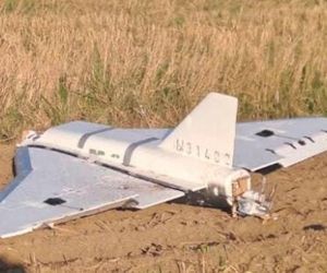 Dron w Mniszkowie. Dramatyczna relacja świadka. „Spadł kilkaset metrów od naszych budynków”