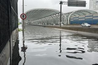 Waszawy. Format: Trasa S8 całkowicie zalana. Warszawa sparaliżowana po ulewie