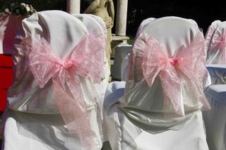 Dekoracje ślubne KRZESEŁ: 25 zdjęć na dekoracje krzeseł weselnych GALERIA ZDJĘĆ