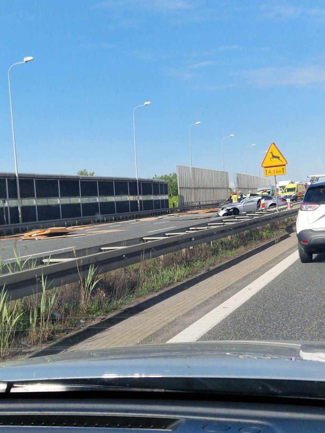Śmiertelny wypadek na autostradzie A4 w Zabrzu. Droga jest zupełnie zablokowana