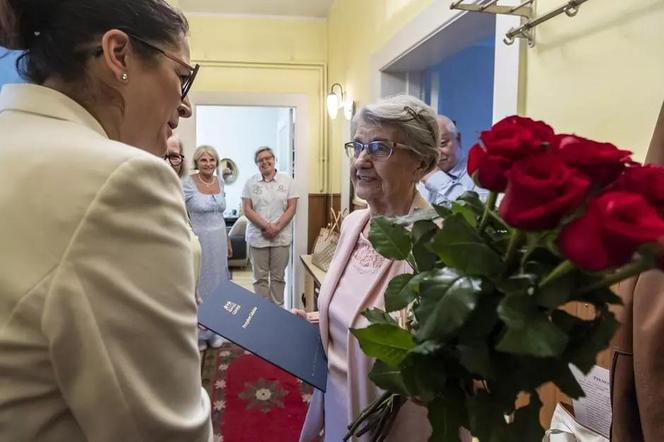 Irena Stopczak skończyła niedawno 102 lata. "Nikt nie daje jej tyle lat, ile ma"