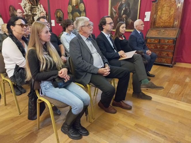 Wojenne pamiatki po Antonim Firleju w Muzuem Okręgowym w Lesznie. Był żołnierzem Dywizji Generała Maczka