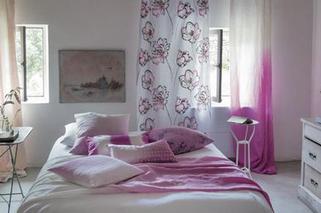 Modna dekoracja okna w sypialni