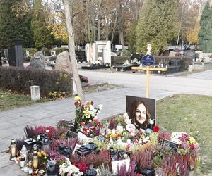 Tak wyglądają groby Zapasiewicza, Tyma, Kołaczkowskiej, Stoparczyk