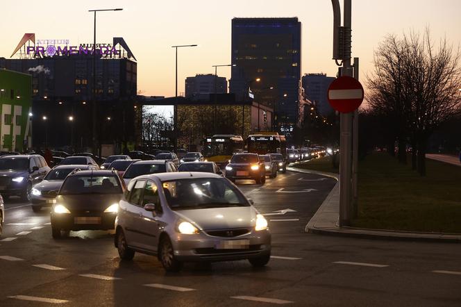 Gigantyczne korki na Ostrobramskiej. Wszystkiemu winien nowy buspas 