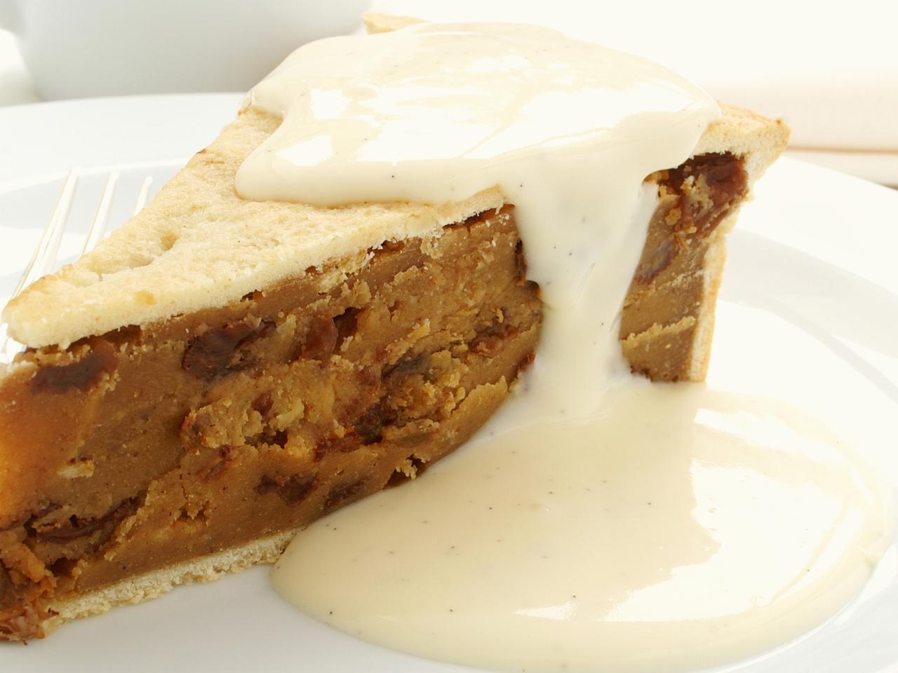 Wet nelly: przepis na angielski pudding chlebowy