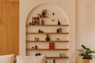 Eleganckie wnętrze w ciepłych barwach. Nowy projekt wnętrz od architektki Hanny Pietras