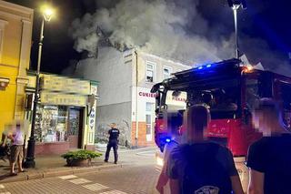 Potężny pożar kamienicy w Nakle nad Notecią. Nie żyje jedna osoba