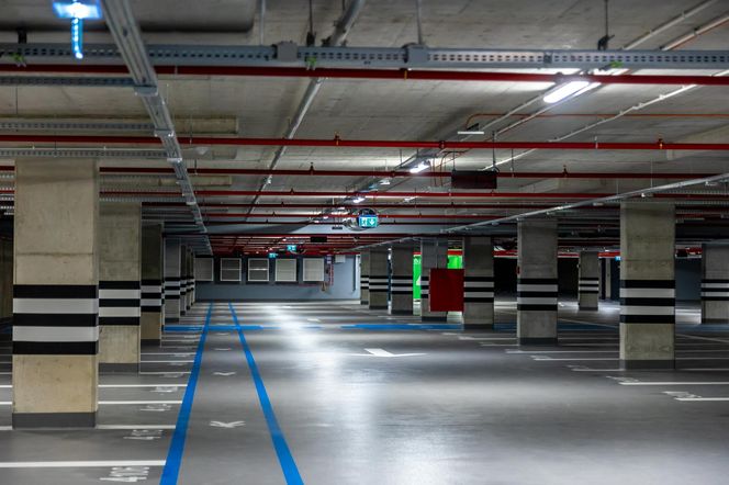 Nowy parking na Placu Powstańców Warszawy