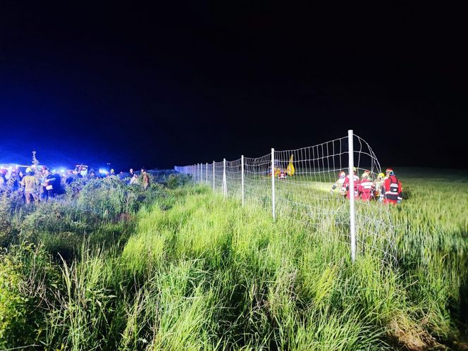 Wypadek autokaru wojskowego na autostradzie A4. Wielka akcja służb ratunkowych [ZDJĘCIA]