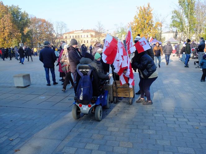 Święto Niepodległości w Lublinie. Setki mieszkańców świętowało na Placu Litewskim