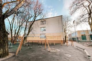 Szkoła przy ul. Kwatery Głównej 13 na Gocławku 