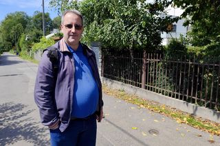 Przyszedł pod nowy dom Andrzeja Dudy w Krakowie, chciał jednego! Pan Robert przyniósł książkę