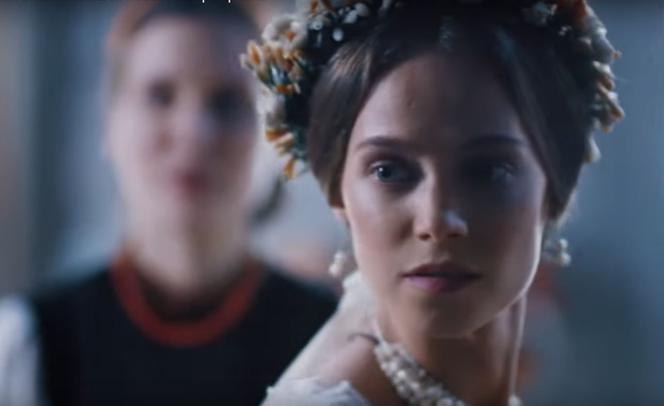 Zniewolona 3 hitem w TVP na Święta? Udręczona Katia wykosi konkurencję – ZWIASTUN, ZDJĘCIA 