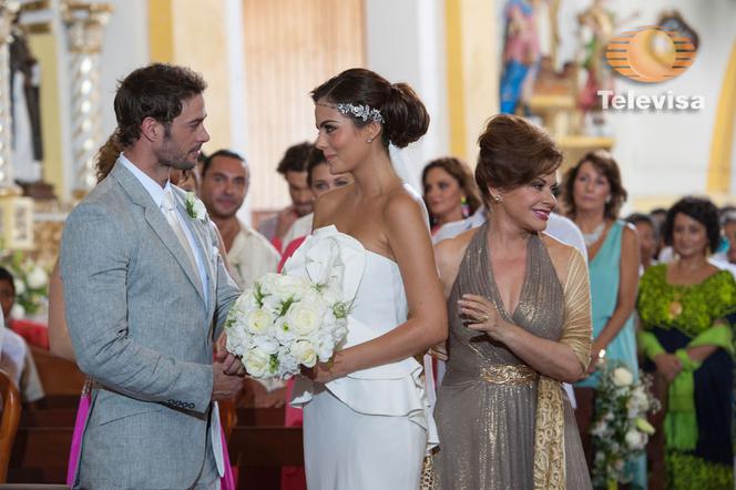 Burza La Tempestad. Marina (Ximena Navarrete), Damian (William Levy)