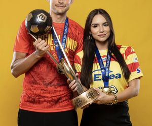 Bartłomiej Wdowik z dziewczyną 