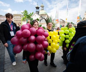 Korowód studentów podczas juwenaliów 2025 w Krakowie