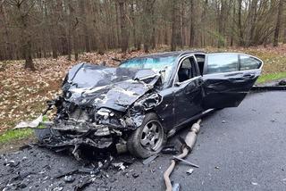 Straszny wypadek koło Złotowa. Nie żyje 25-latek. Rodzinę z dzieckiem zabrał helikopter LPR 