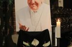 Msza święta w Warszawie za zmarłego papieża Franciszka. Archidiecezja warszawska podała nową datę
