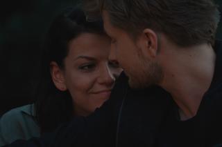 M jak miłość, odcinek 1679. Patrycja (Alżbeta Lenska), Łukasz (Jakub Józefowicz)