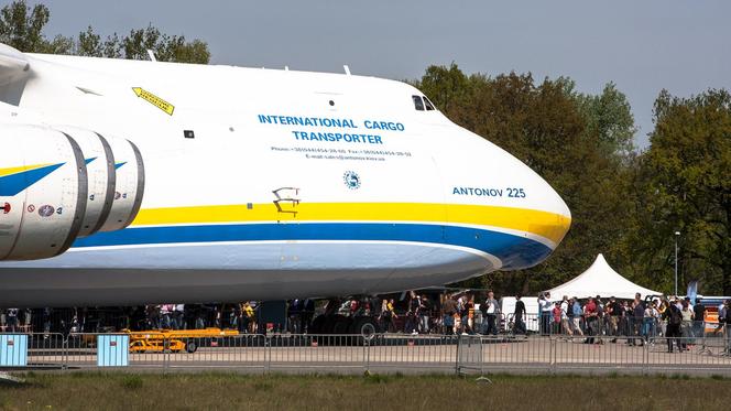 Samolot transportowy An-225 Mrija