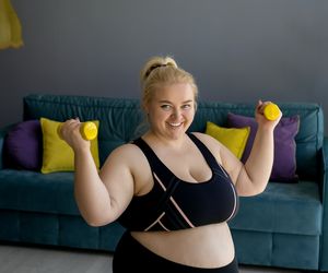 Ćwiczenia na siedząco dla osób bardzo otyłych - trening w domu