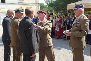 Były medale i awanse. Wojsko w Tarnowie rozpoczęło świętowanie [ZDJĘCIA] 