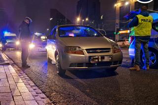 Wielki pościg w Warszawie. Naćpany Ukrainiec potrącił policjanta i rzucił się do ucieczki. „Przewiózł funkcjonariusza na masce kilkadziesiąt metrów”