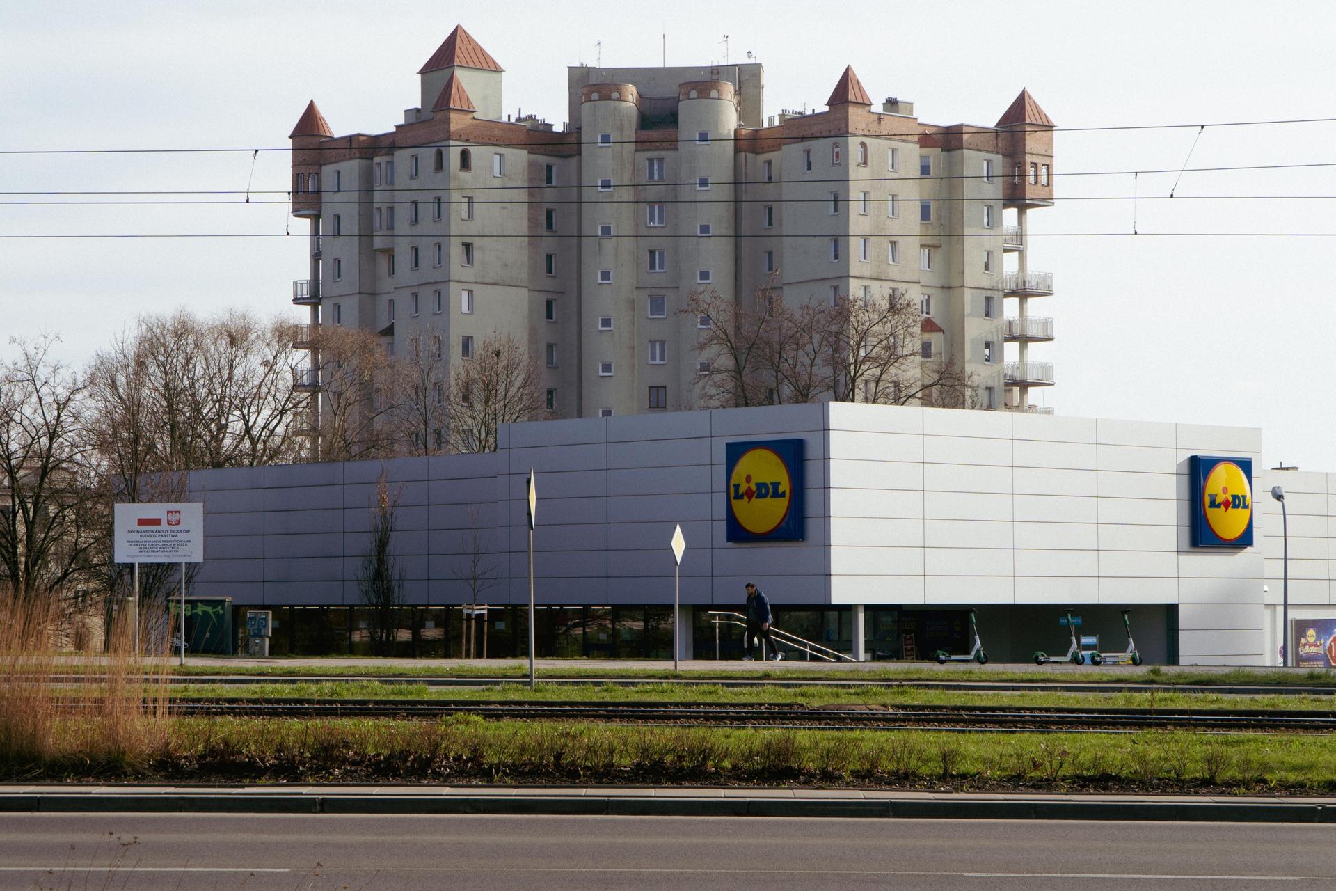 Blok-zamek w Krakowie - zdjęcia. Zobacz Wawel z wielkiej płyty