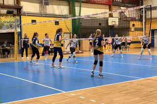 Siatkarki Stali Grudziądz przegrywają z AZS-em Bydgoszcz. Decydowały końcówki setów