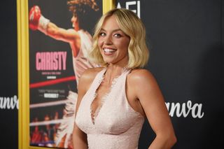 Najgorętsza aktorka świata zagrała legendę boksu. Sydney Sweeney na premierze zachwyciła świat!