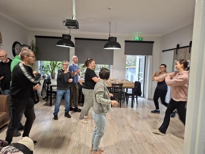 Poza pracą, podopieczni Fundacji uczestniczą w różnych zajęciach i warsztatach