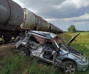 Wołyńce. Młody kierowca wjechał wprost pod nadjeżdżający pociąg towarowy