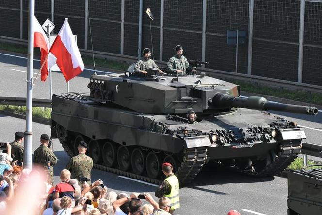 Defilada wojskowa w Katowicach Wierni Polsce