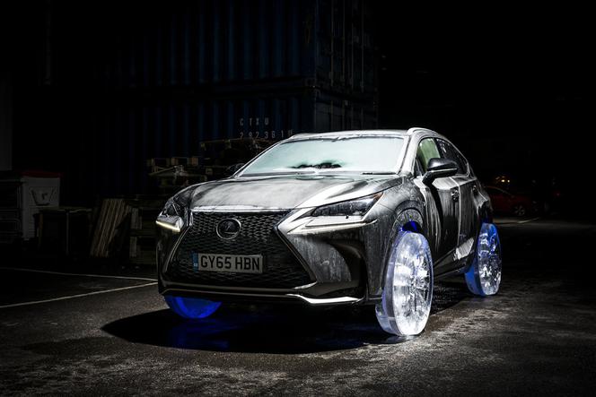 Lexus NX 300h na kołach wyciosanych z lodu