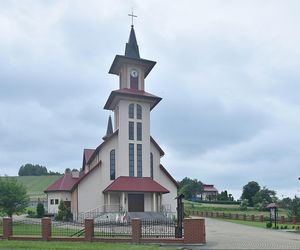 Średnia Wieś - w XV wieku ta wieś na Podkarpaciu była własnością Matiasza ze Zboisk. Jego wnuk zapoczątkował słynny ród