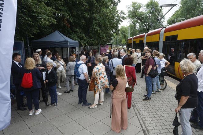 Powstanie Warszawskie w kadrze Stefana "Starby" Bałuka. Cichociemny szedł z aparatem do Powstania