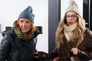 M jak miłość odc. 1858. Sylwia (Hanna Turnau), pani Ola (Ewa Kolasińska)