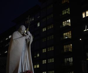 Pilny apel z Watykanu. Chodzi o chorego papieża Franciszka. Proszą o jedno!