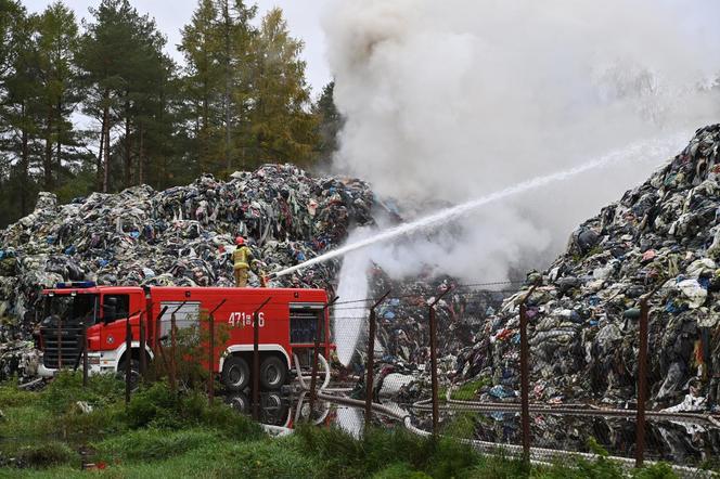 Pożar w Kamieńcu, zdjęcia z akcji strażaków z 1 listopada