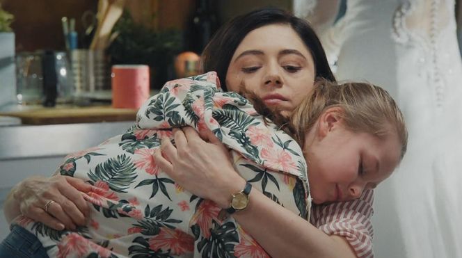 M jak miłość odc. 1879. Iza (Adriana Kalska), Maja (Laura Jankowska)