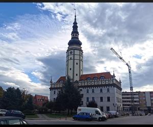 Odbudowany ratusz w Strzelinie