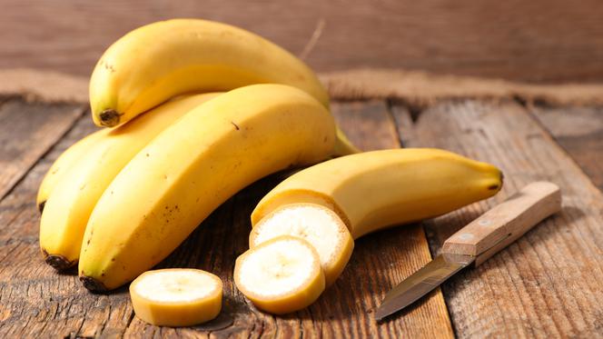 Banany: 2,6 g błonnika na 100 g