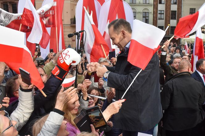 Karol Nawrocki przyjechał do Torunia. Fotorelacja ze spotkania