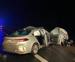Śmiertelny wypadek na S10 w Toruniu. Tir zmiażdżył samochód. Jedna osoba nie żyje